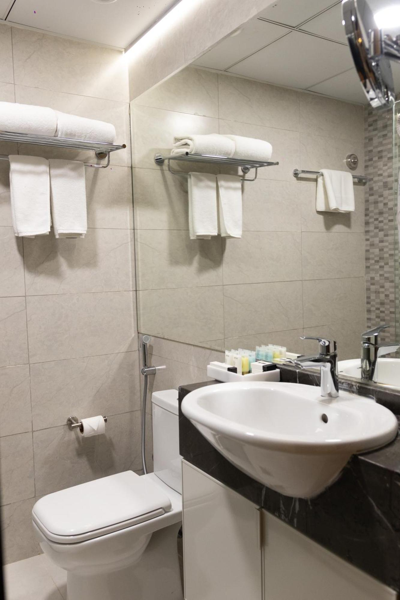 דובאי Vendome Plaza Hotel מראה חיצוני תמונה