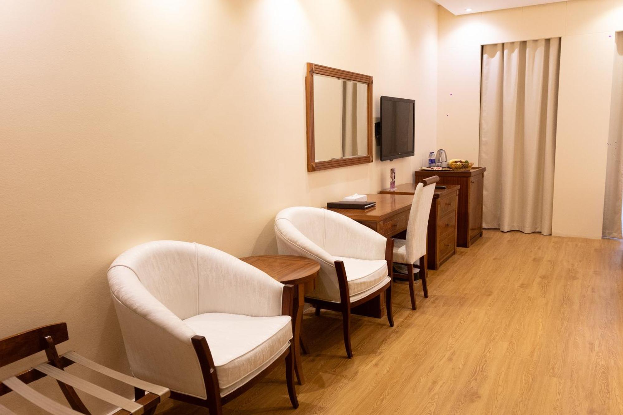 דובאי Vendome Plaza Hotel מראה חיצוני תמונה