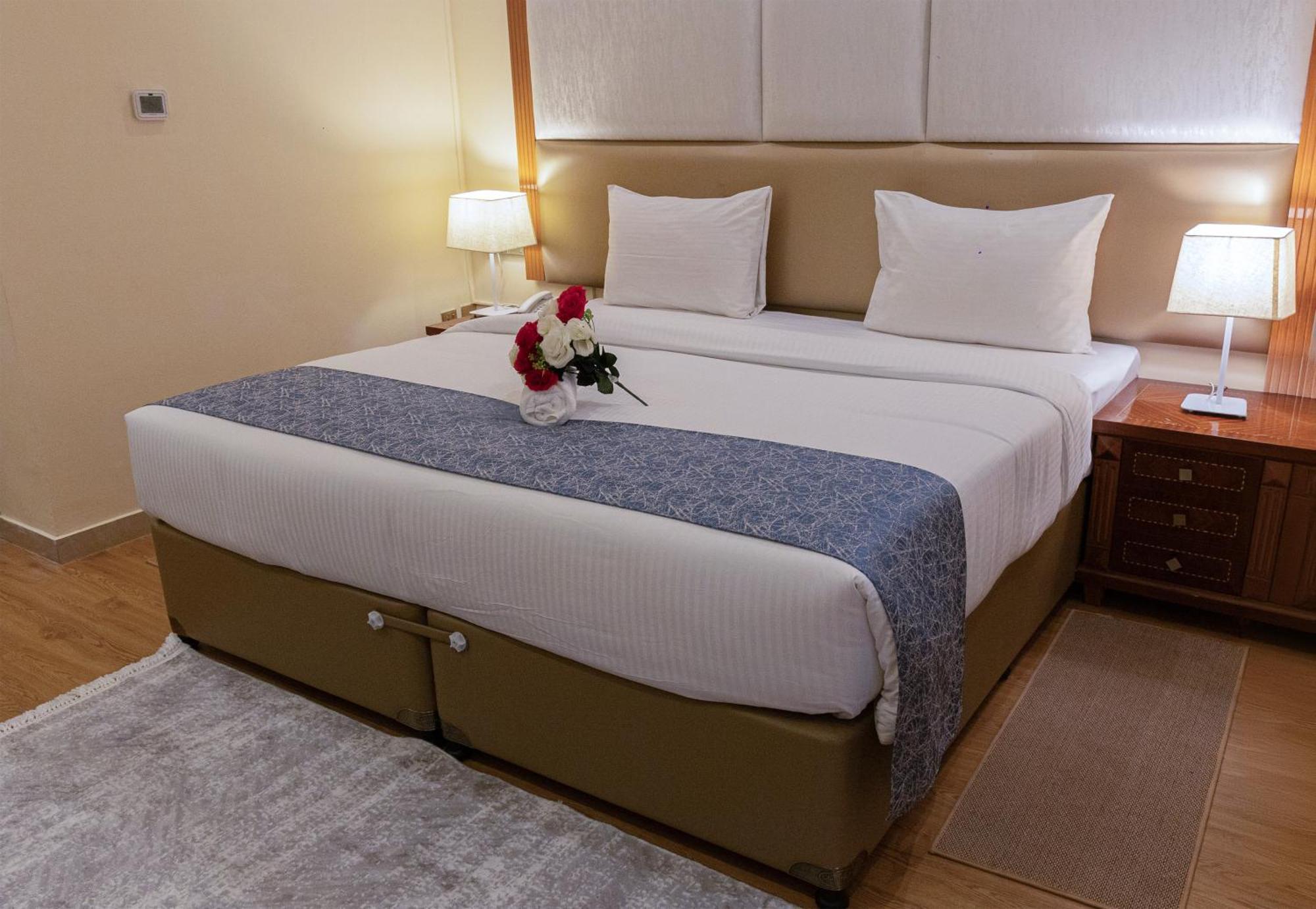 דובאי Vendome Plaza Hotel מראה חיצוני תמונה