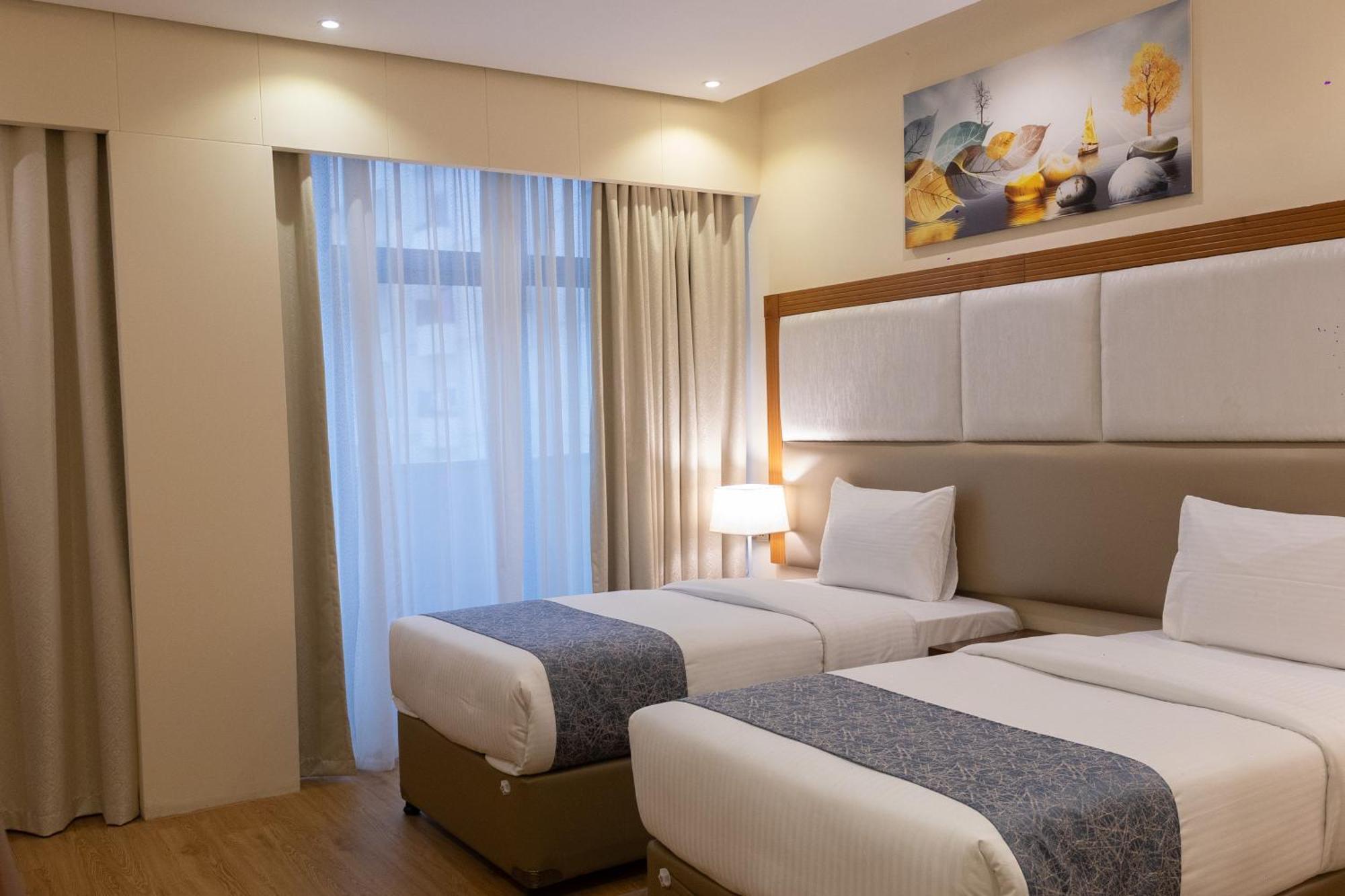 דובאי Vendome Plaza Hotel מראה חיצוני תמונה