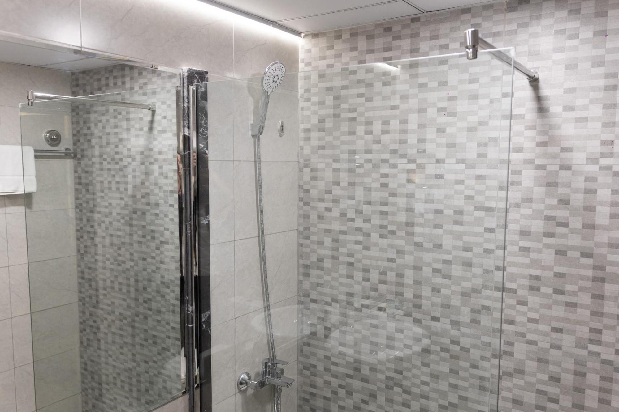 דובאי Vendome Plaza Hotel מראה חיצוני תמונה